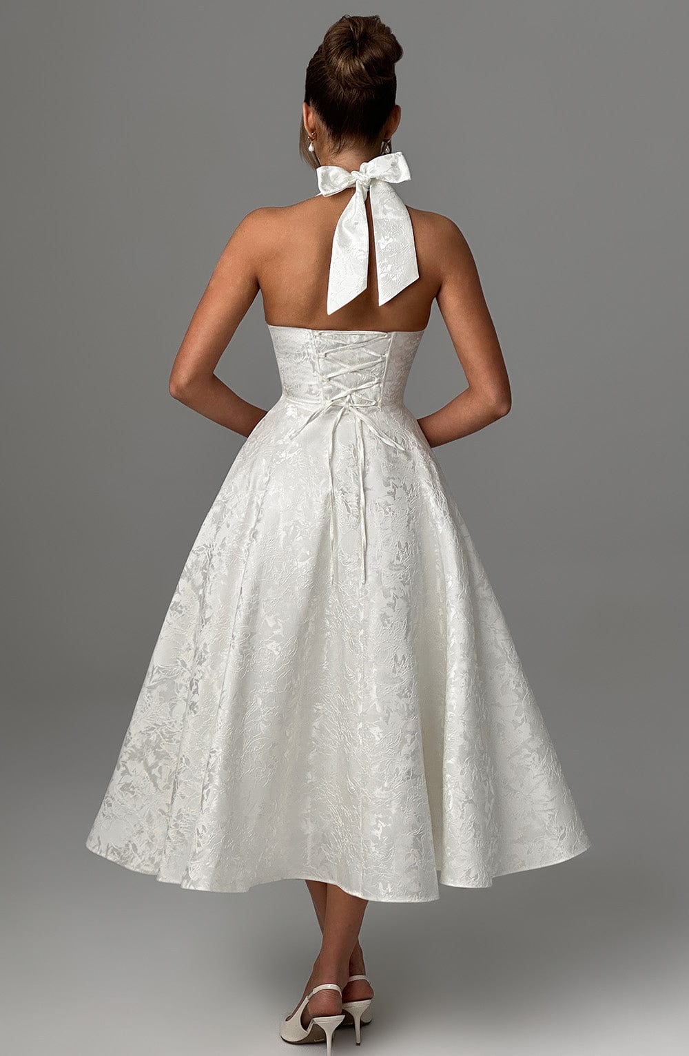 Signe | Dame Halter Midi Kjole Til Bryllupsgæst