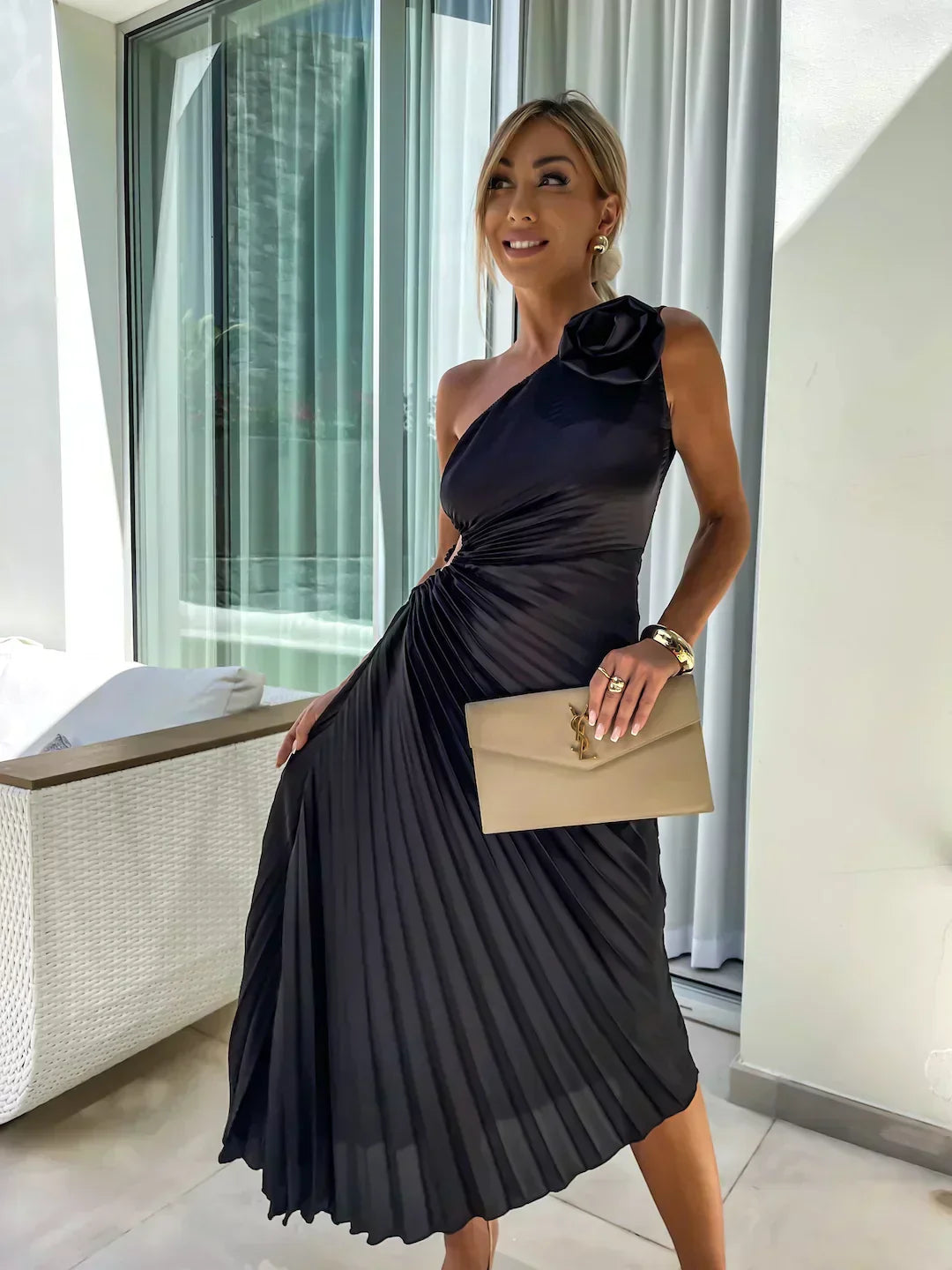 Sanne | Dame Midi Kjole Med One-Shoulder Og Plissering